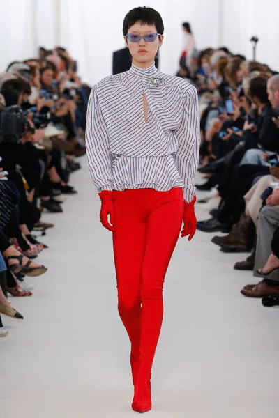 Look 9